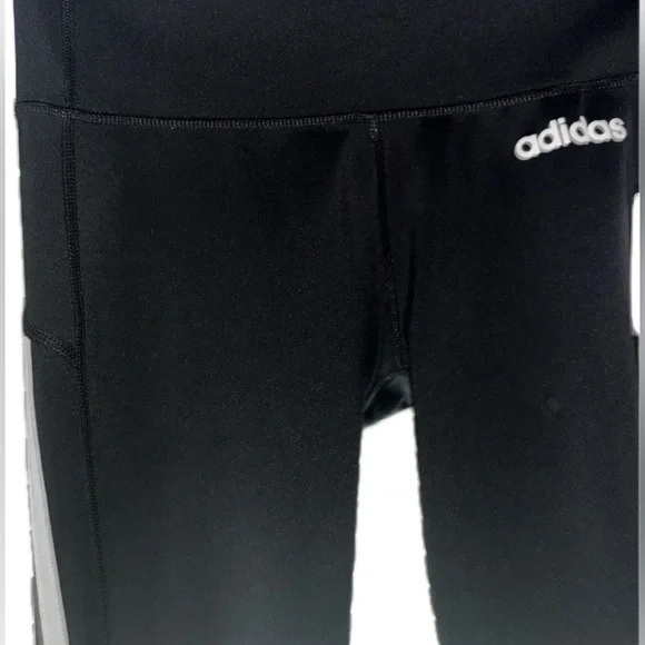 - Climate controlled adidas size small ladies leggings / yoga pants… - Picture 3 of 16